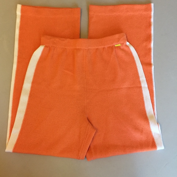 St John Sport 2 pc knit activewear - Picture 8 of 8